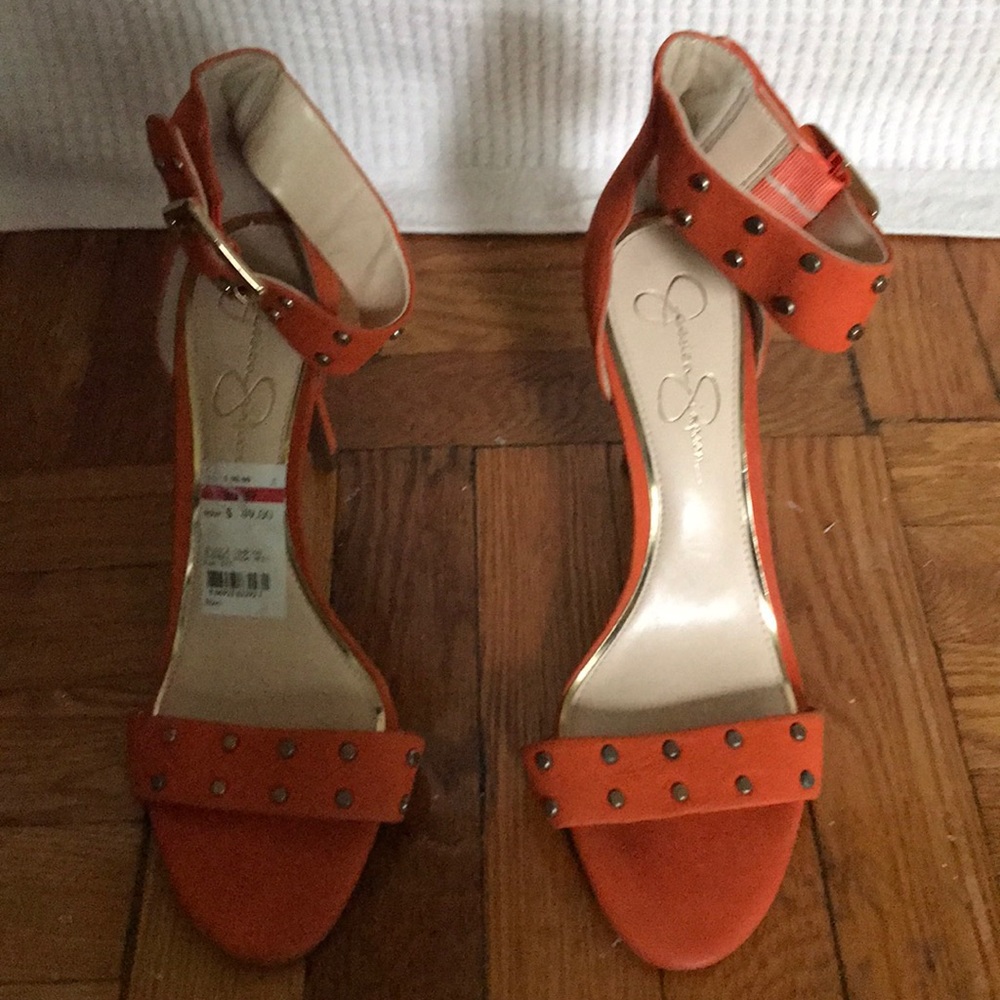 Jessica Simpson’s Orange Heels